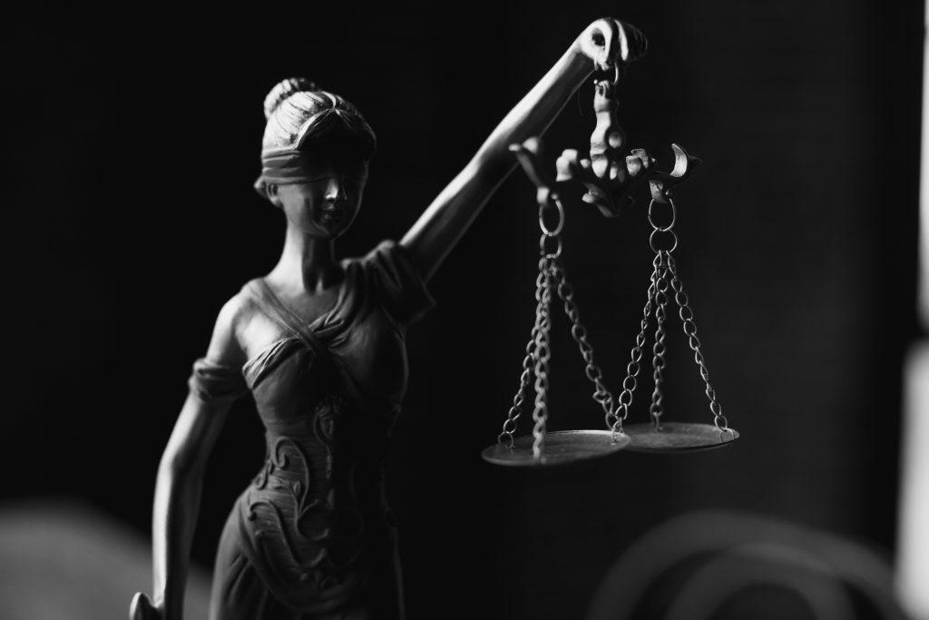 Membangun Kemitraan dengan Klien: Strategi Komunikasi Efektif dari Law Firm IMS & Associates
